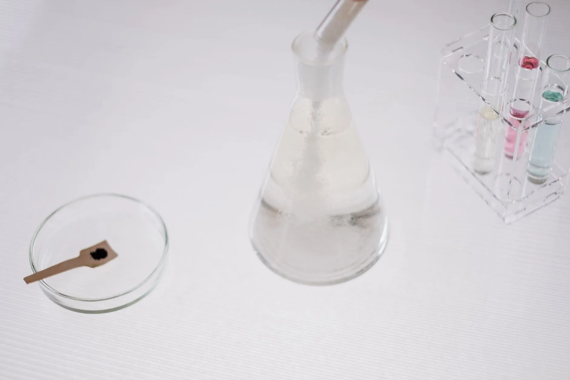 湖北企业数字化转型趋势：科技术开发与平台建设实践指南